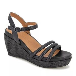 Gentle Souls by Kenneth Come Viki Platform Wedge